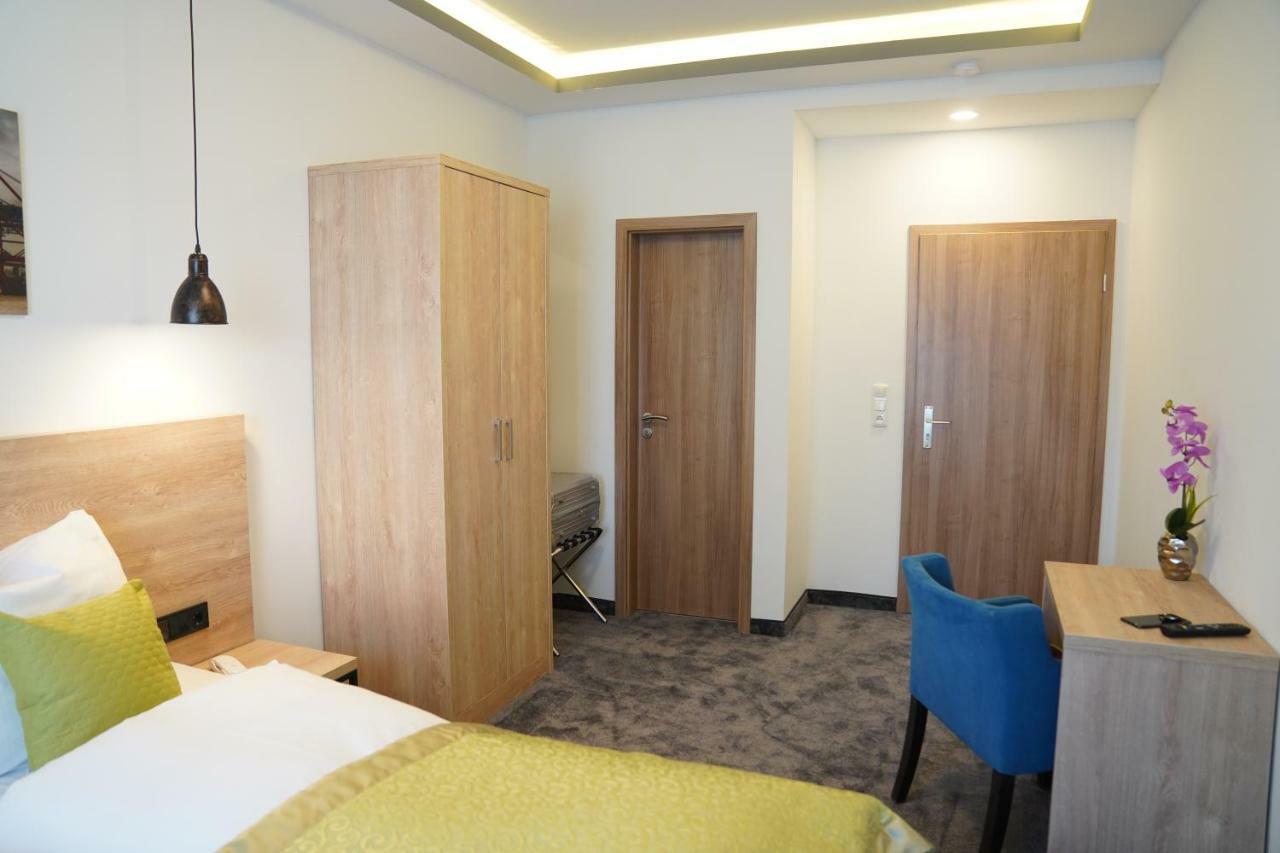 Hotel Dias Pinneberg Luaran gambar